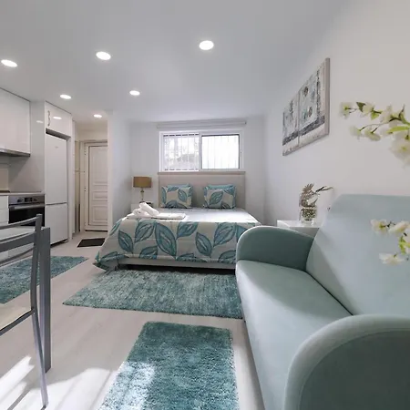 Moradia Chicharro בית הארחה נאזרה